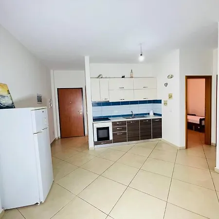 Noah 2 Bedrooms Apartment 300 M From Lungomare With Private Parking *