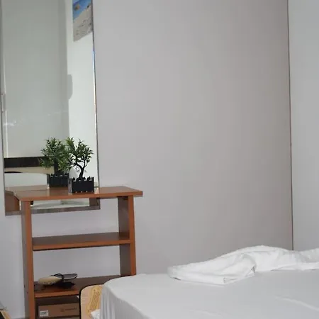 Noah 2 Bedrooms Apartment 300 M From Lungomare With Private Parking Vlore