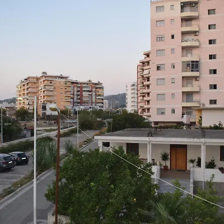 Noah 2 Bedrooms 300 M From Lungomare With Private Parking Daire Avlonya