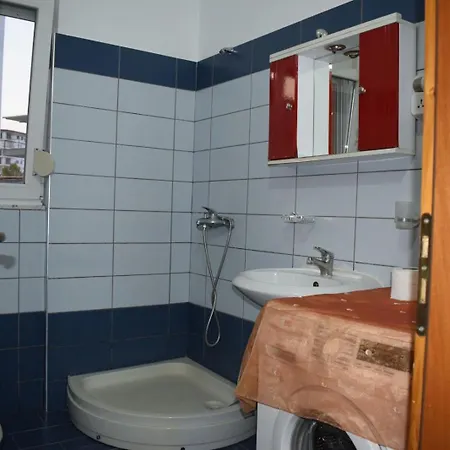 Noah 2 Bedrooms Apartment 300 M From Lungomare With Private Parking *